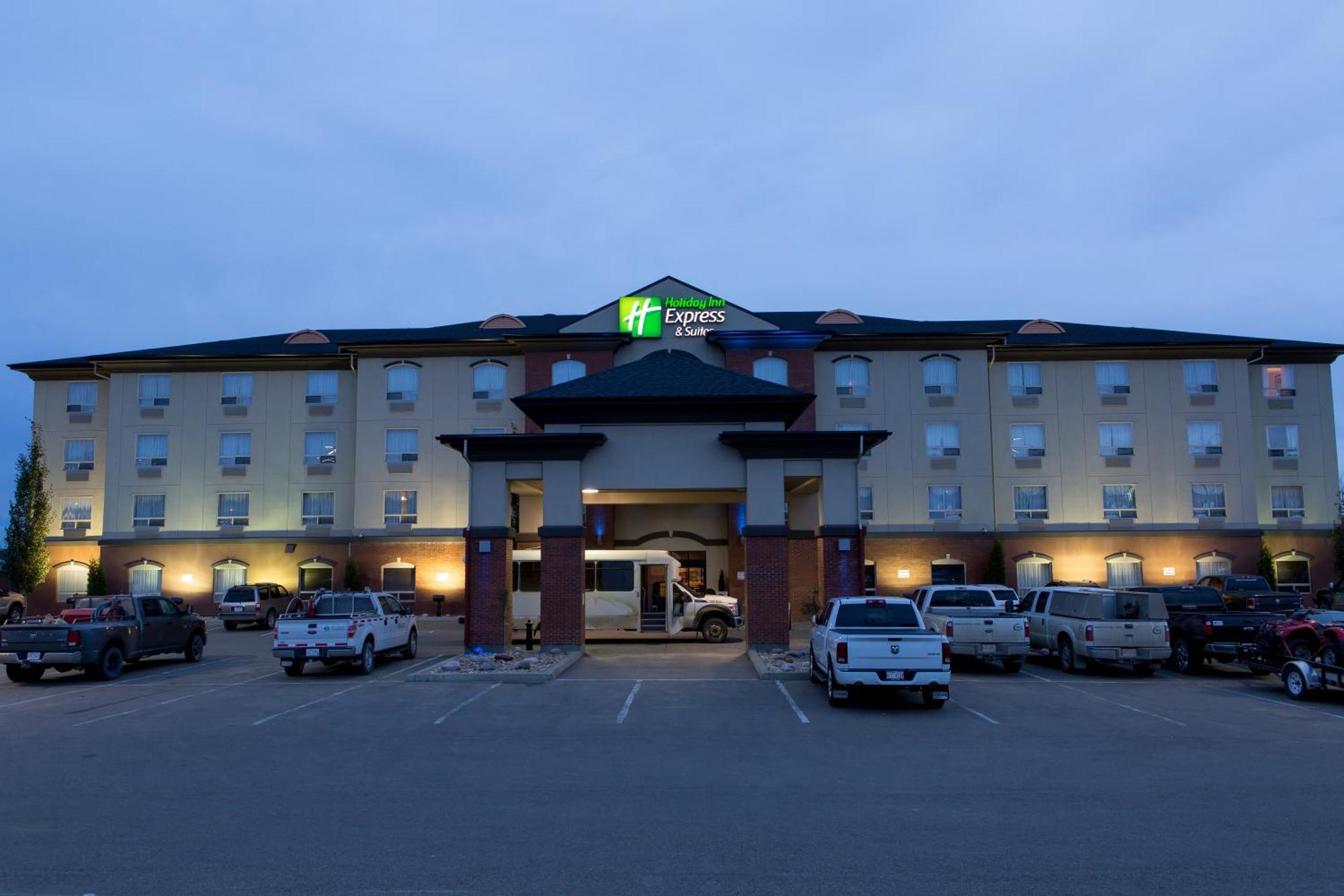 ホリデイ イン エクスプレス&スイーツ ドレイトン バレー Drayton Valley エクステリア 写真